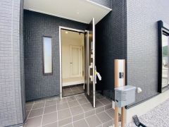 （玄関）来客時に便利なTVモニター付インターホン