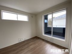 2面に窓があるので、風がよく通ります